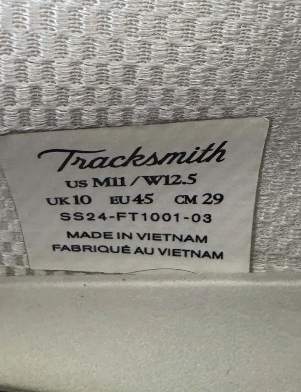 Tracksmith eliot runner